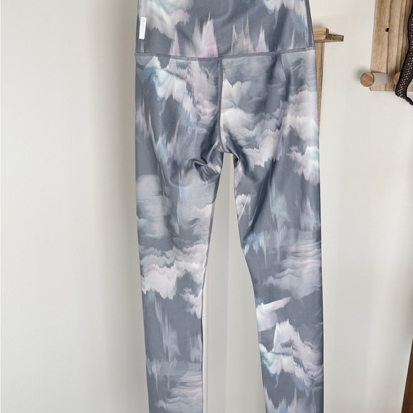 Zella Studio Lite High Waist 7/8 Leggings Gray Blue Pink XS Like New - Picture 5 of 8